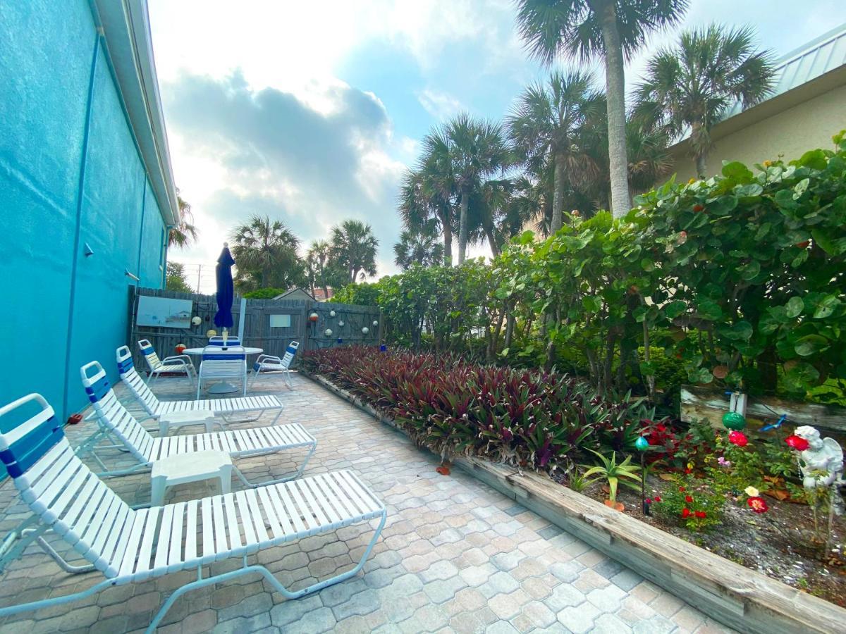 Nautical Watch Aparthotel Belleair Beach Exterior photo