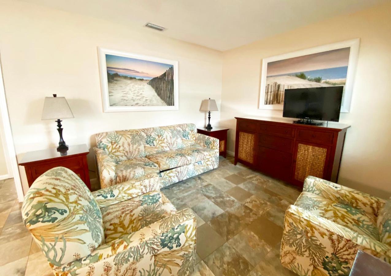 Nautical Watch Aparthotel Belleair Beach Exterior photo
