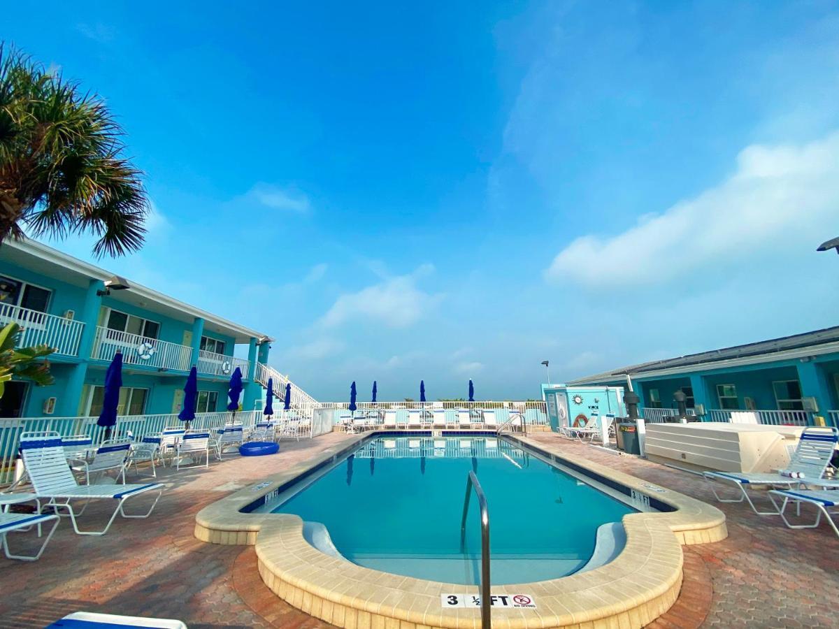 Nautical Watch Aparthotel Belleair Beach Exterior photo